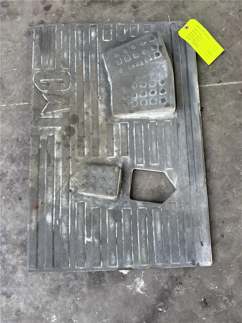 USED FLOORMAT image