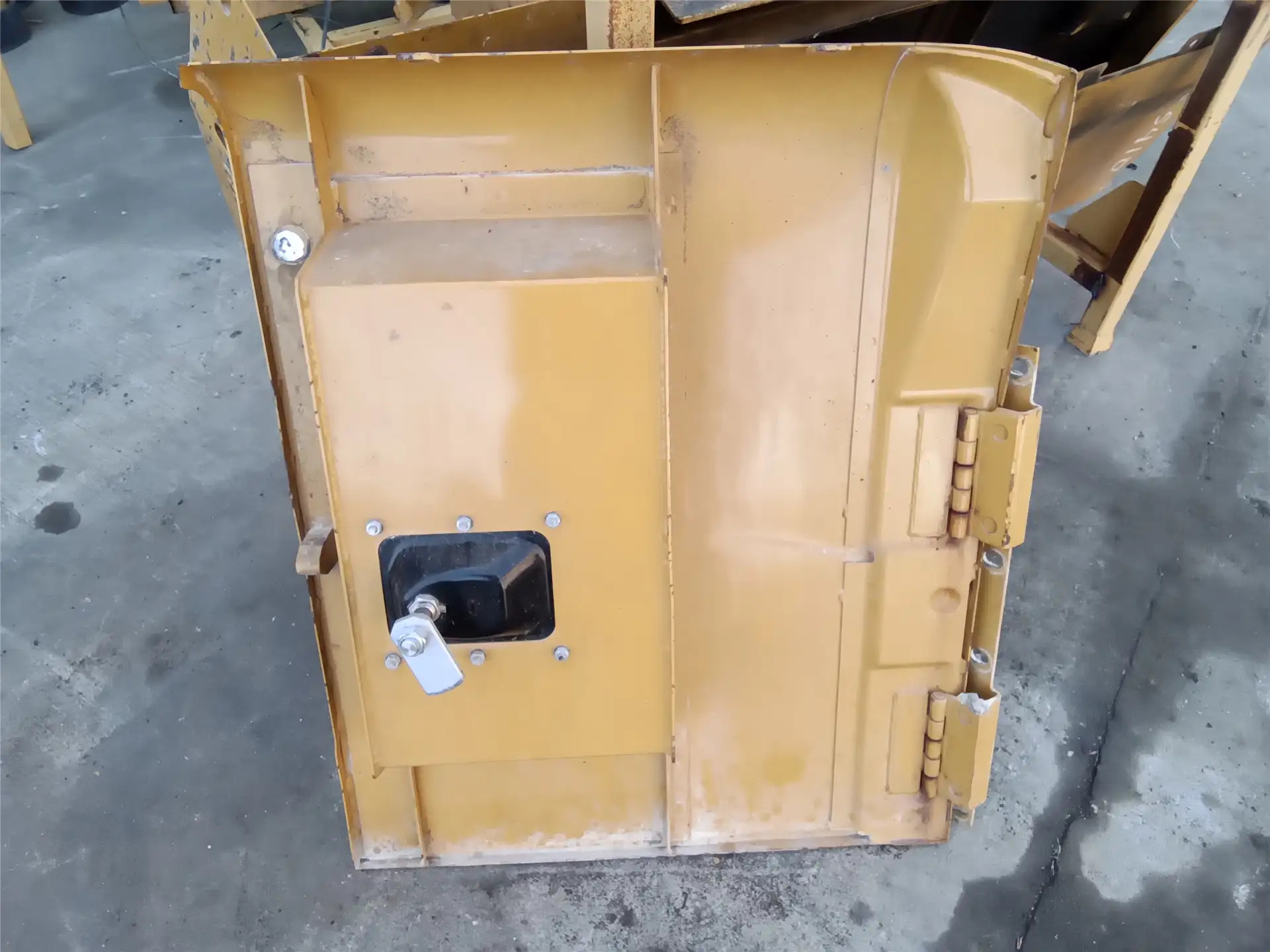 USED DOOR image