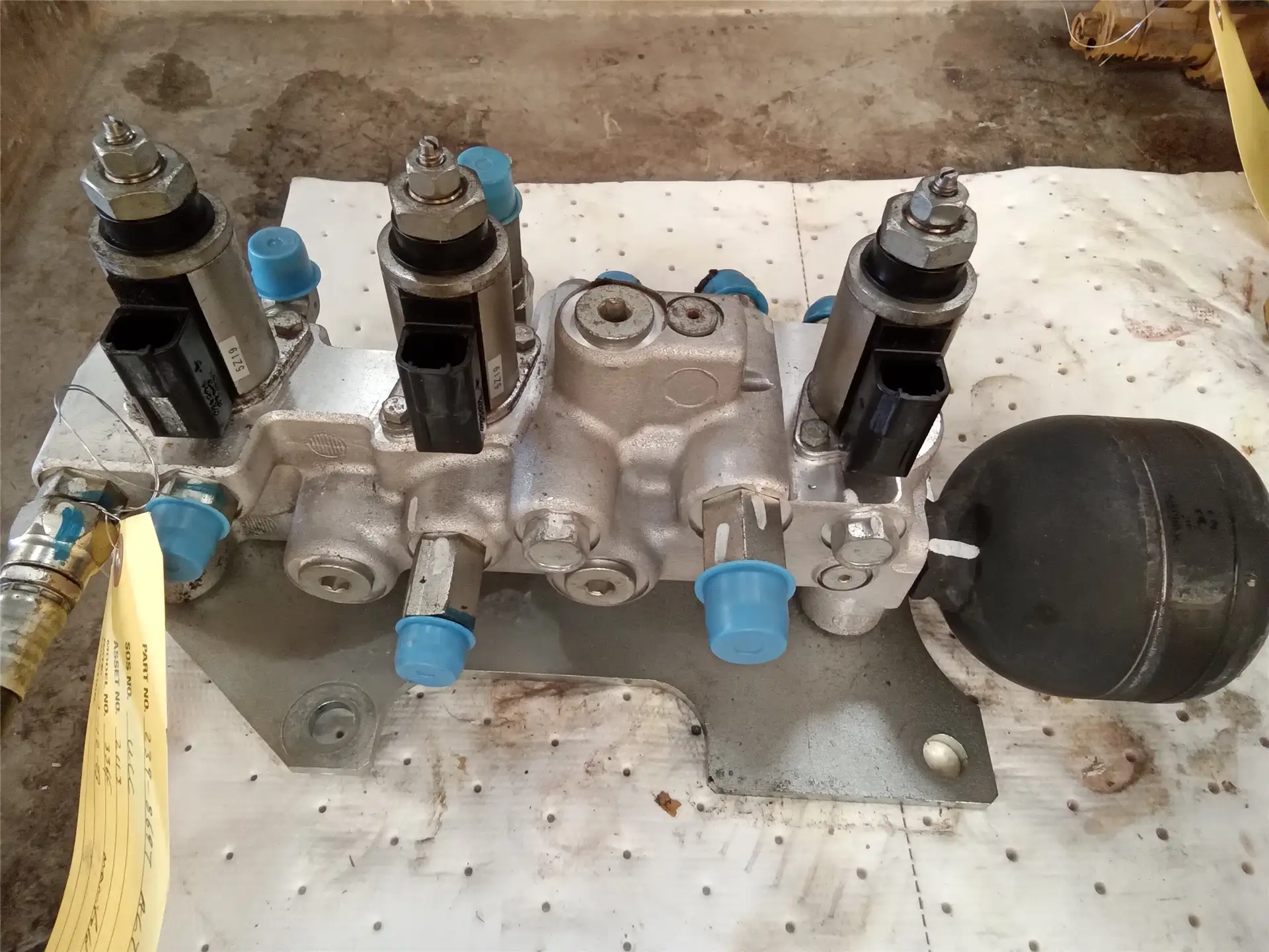 USED MANIFOLD GP image