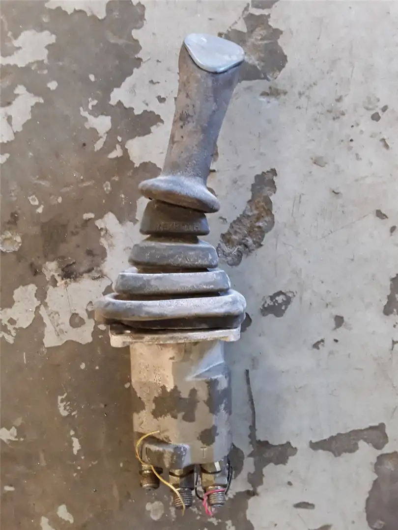 USED JOYSTICK LH image