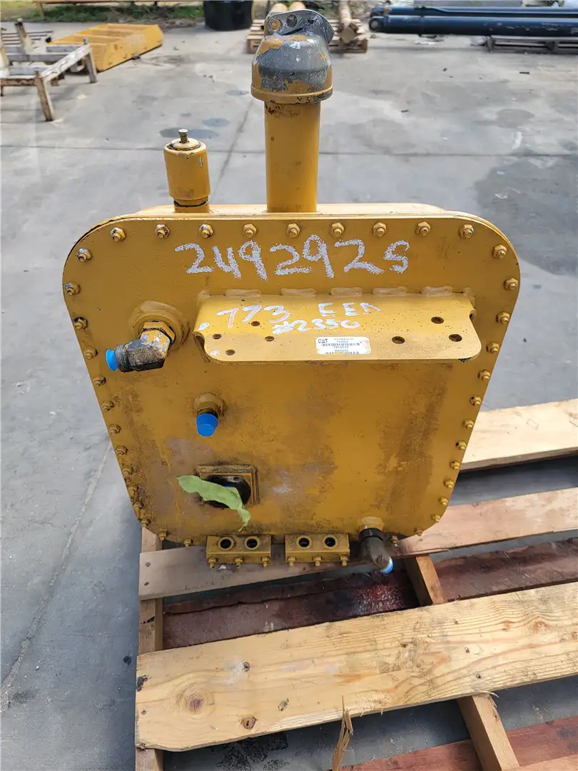 USED HYD TANK image