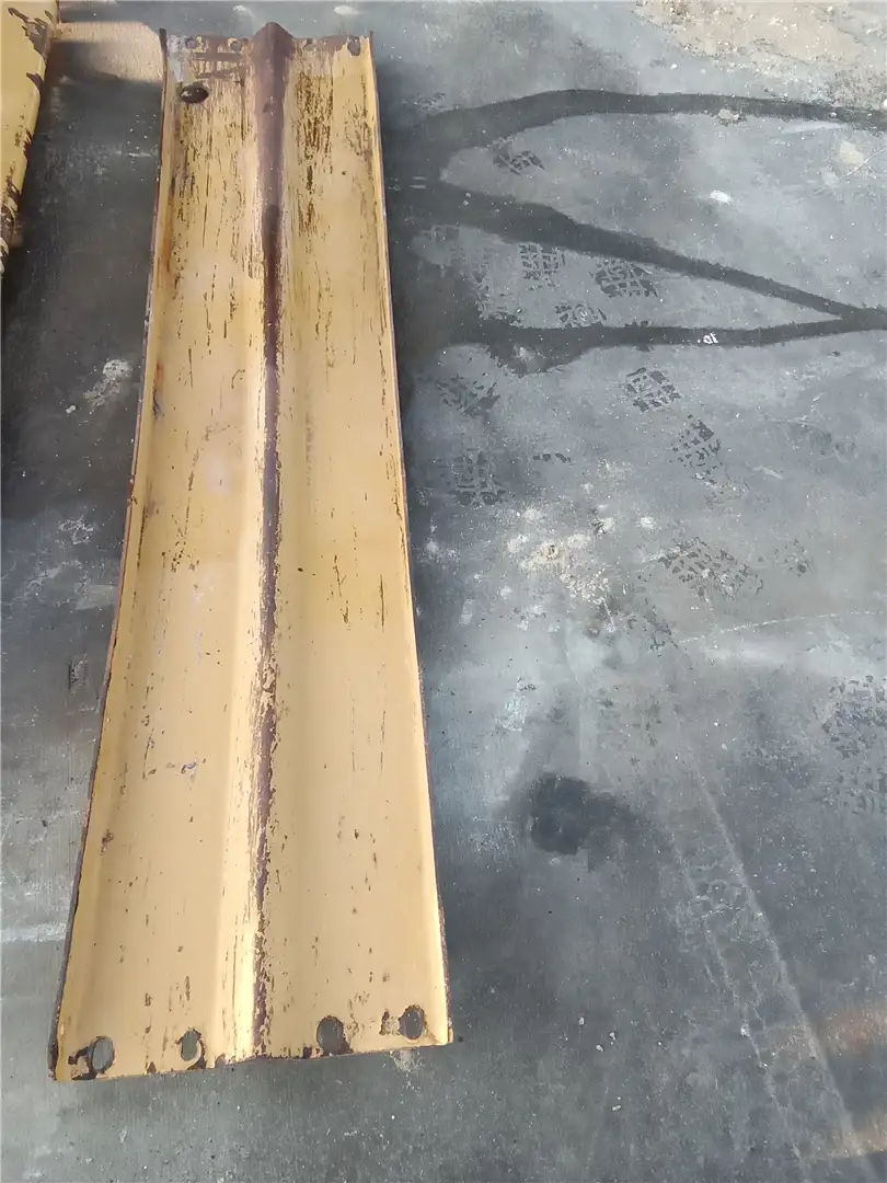 USED GUARD image