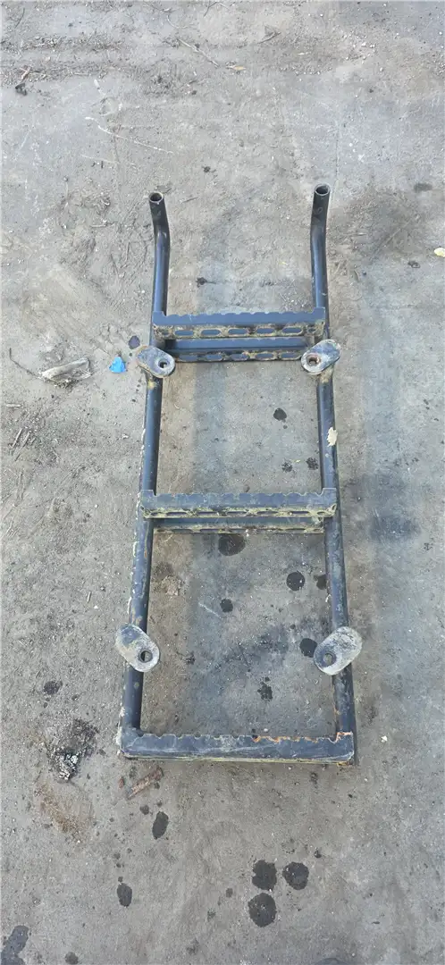 USED LADDER RH image