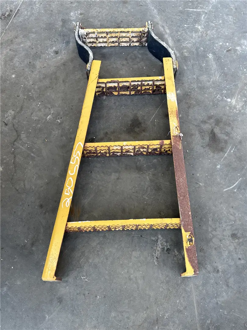 USED LH LADDER image