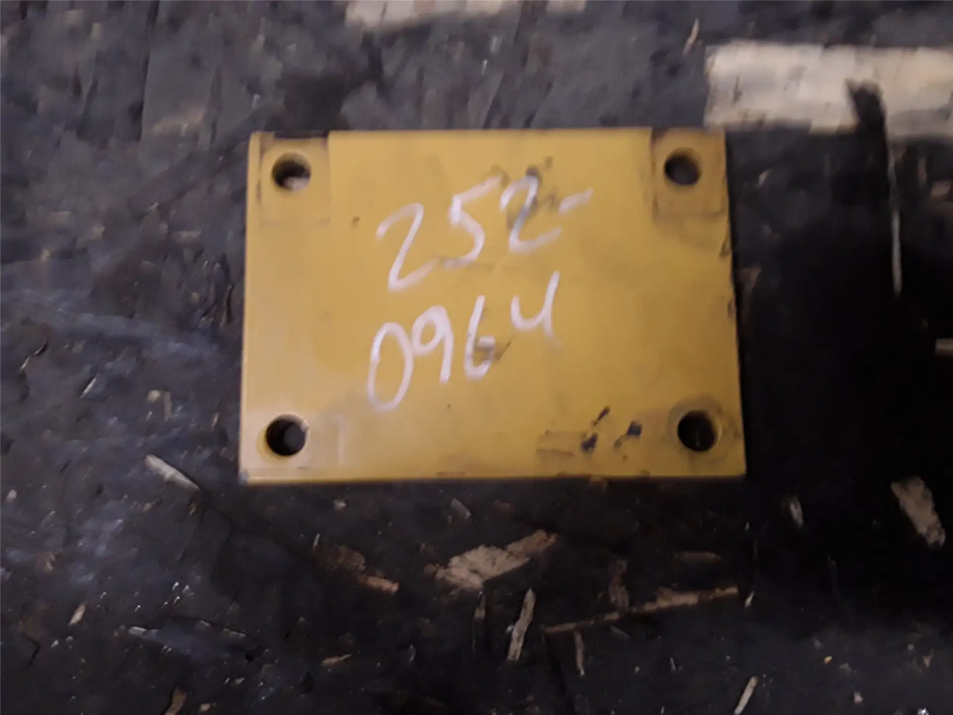 USED PLATE image