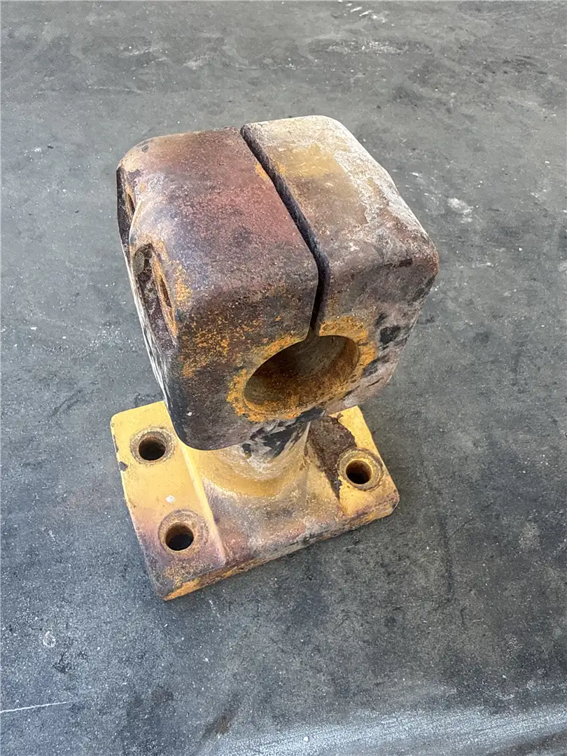 USED BRACKET AS image