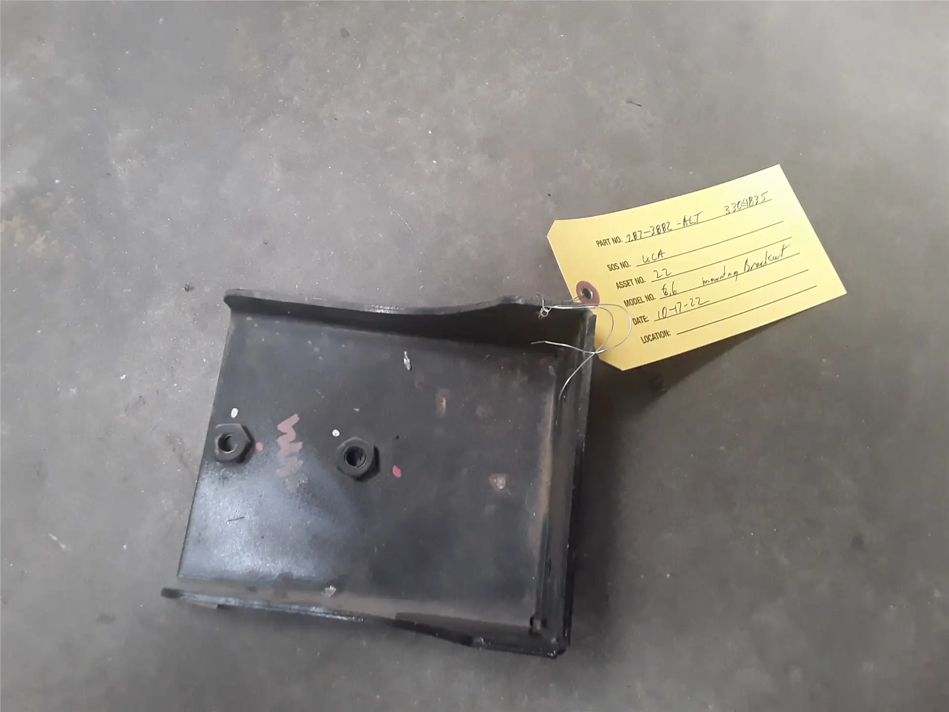 USED MOUNTING BRAC image