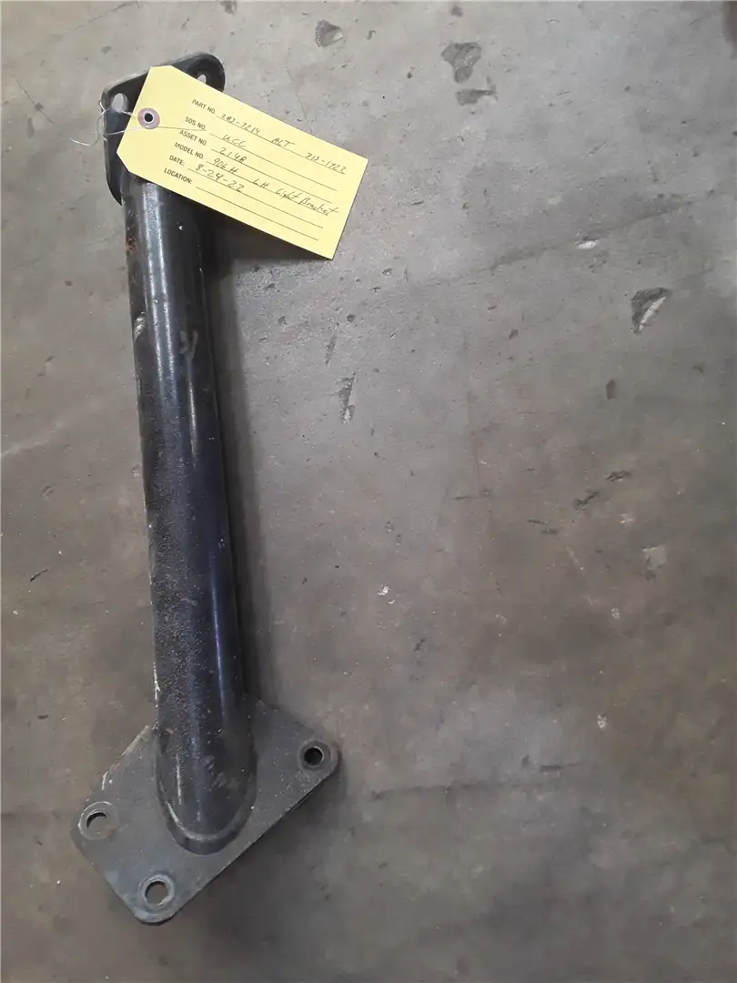 USED LH LIGHT BRAC image