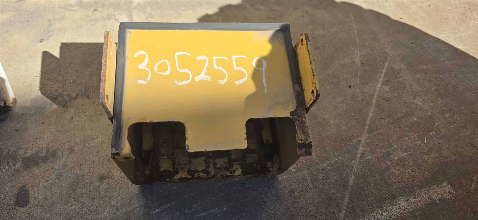 USED BOX BATTERY image
