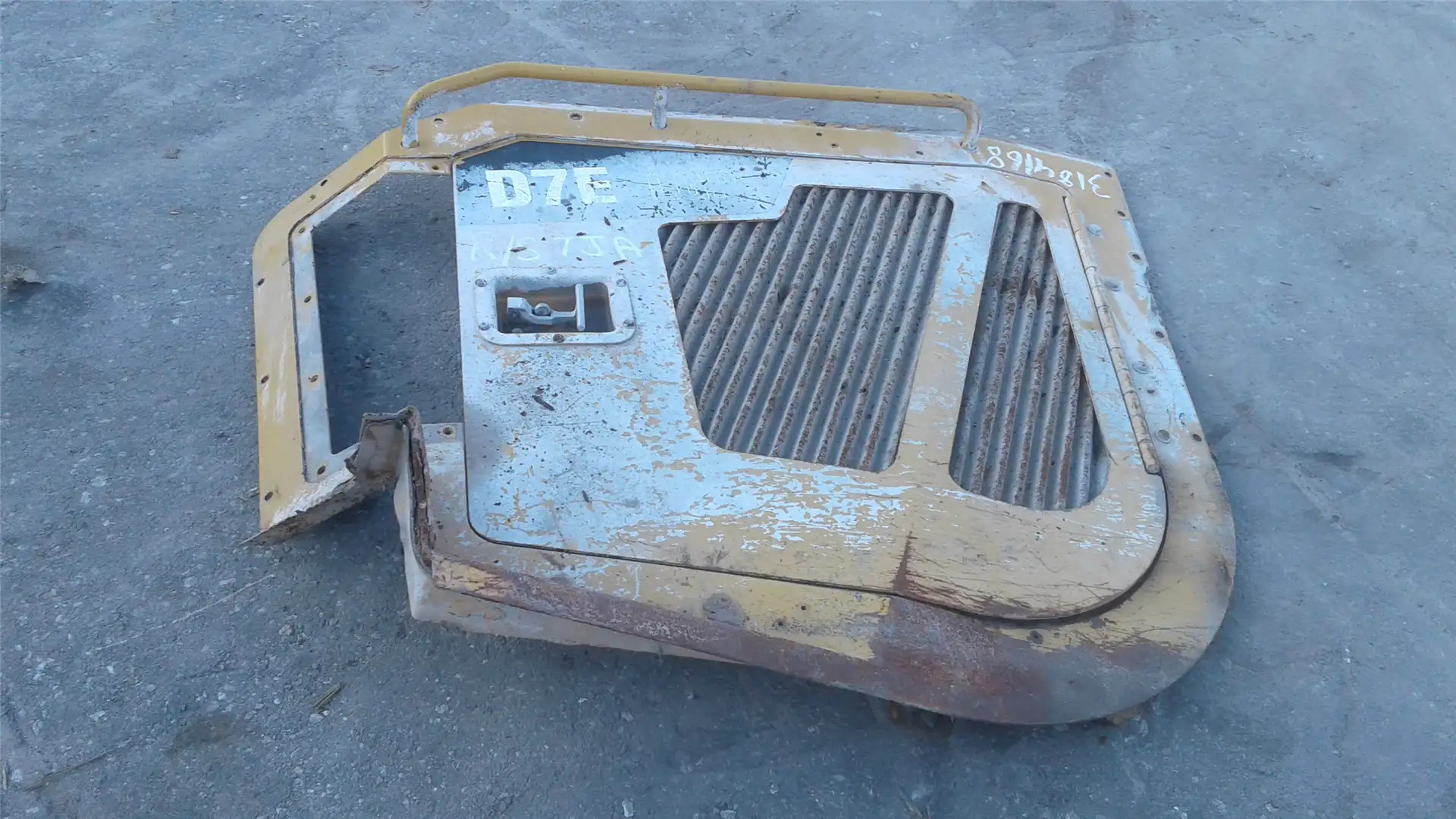USED ENGINE ENCLOS image