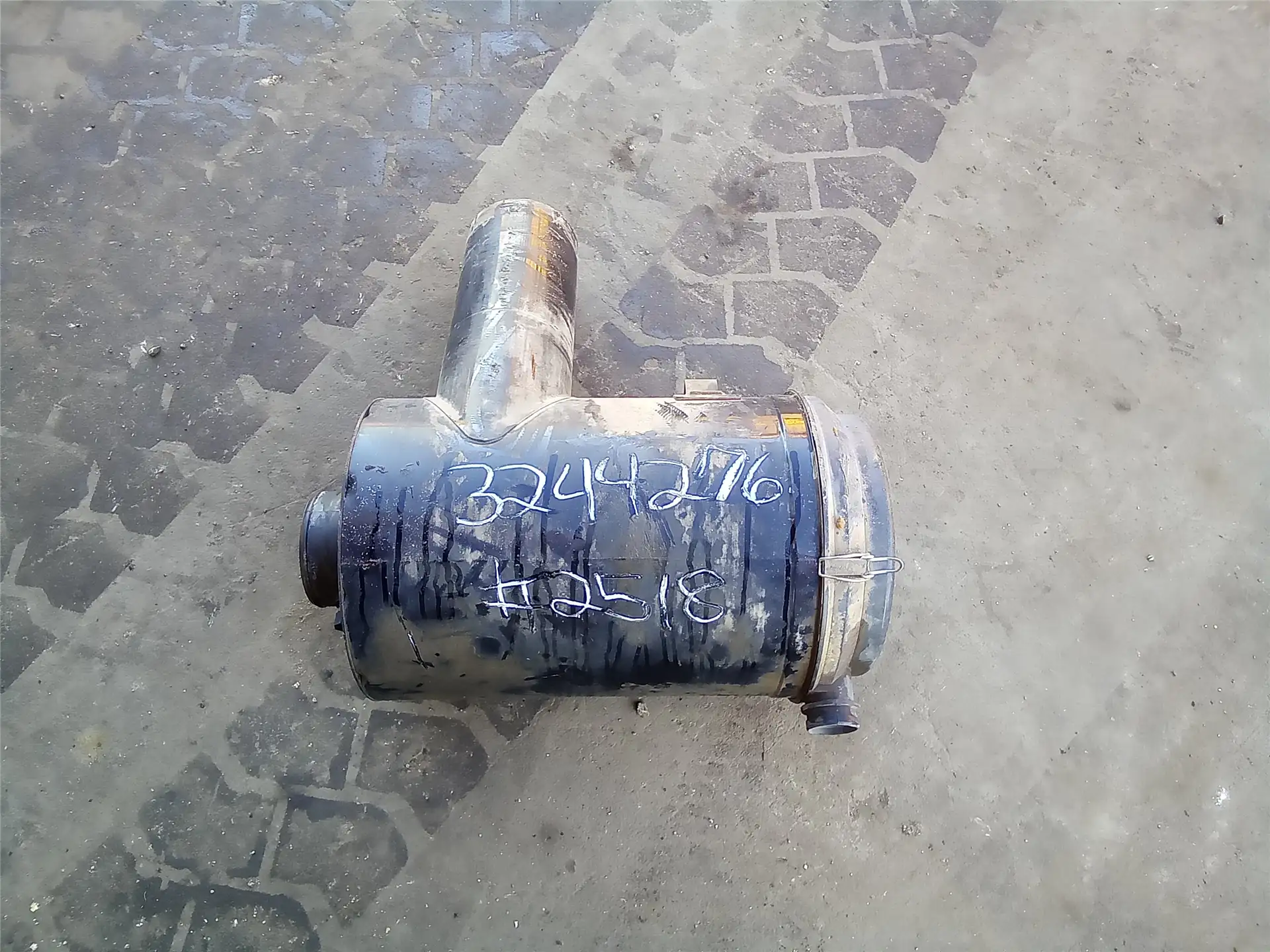 USED AIR CLEANER image