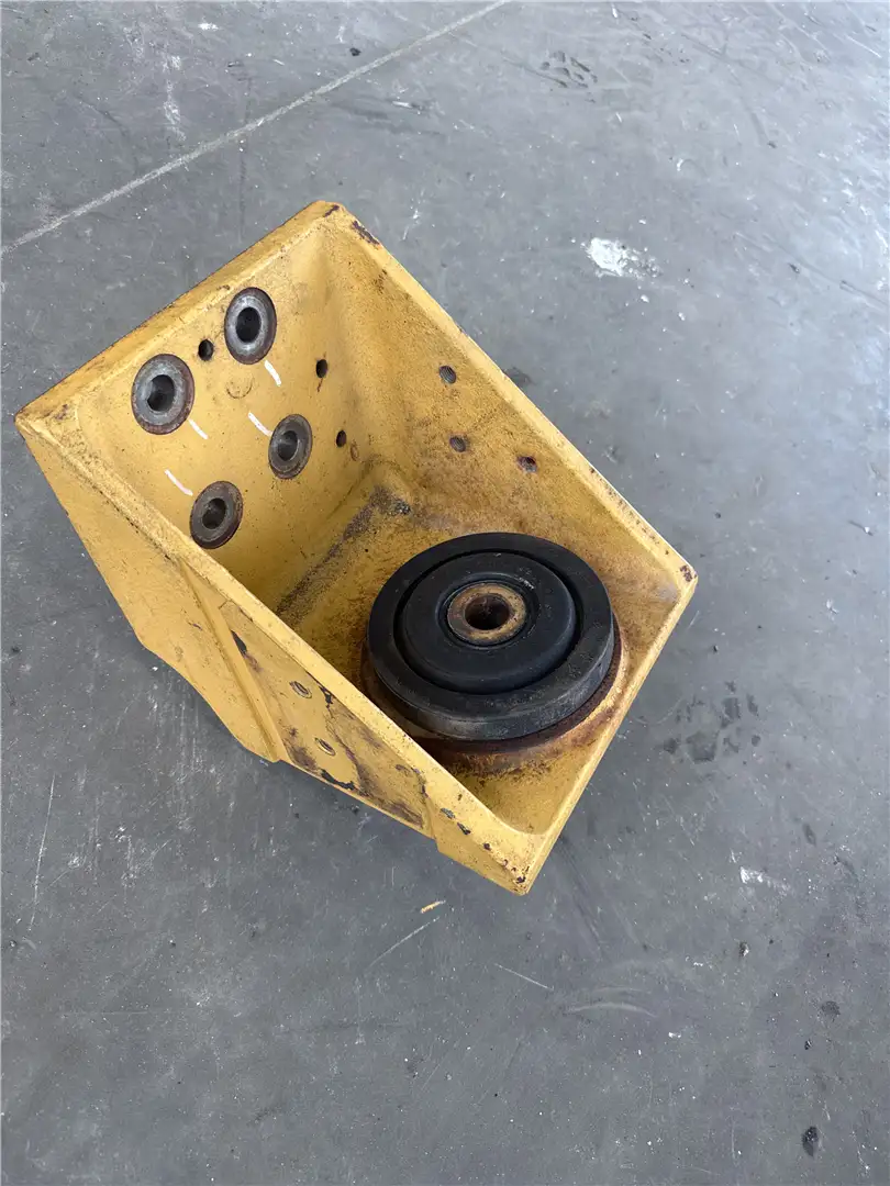 USED BRACKET AS image