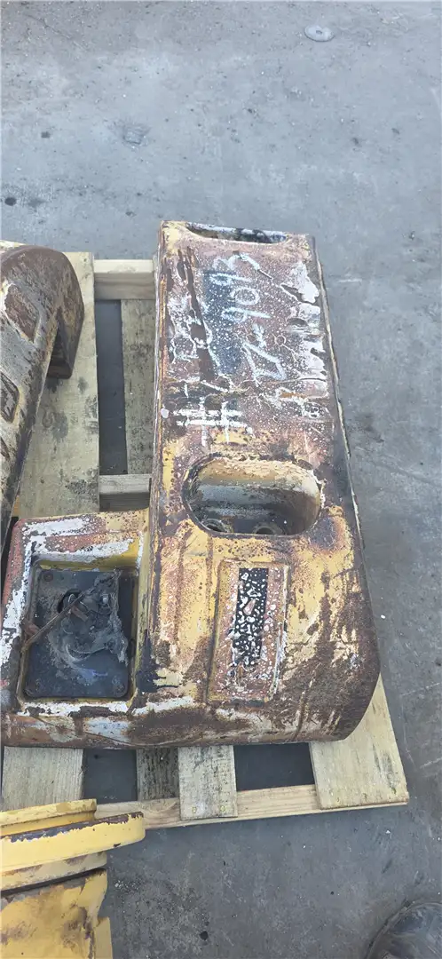 USED COUNTERWEIGHT image