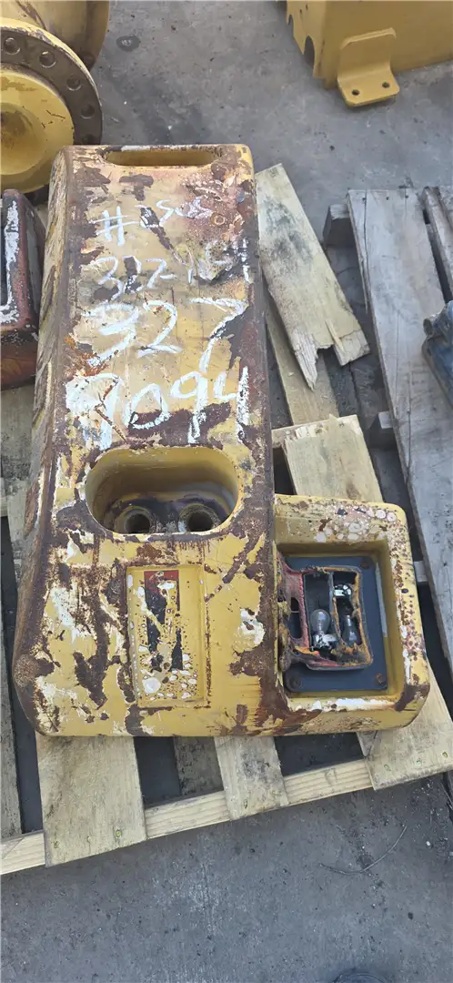 USED COUNTERWEIGHT image