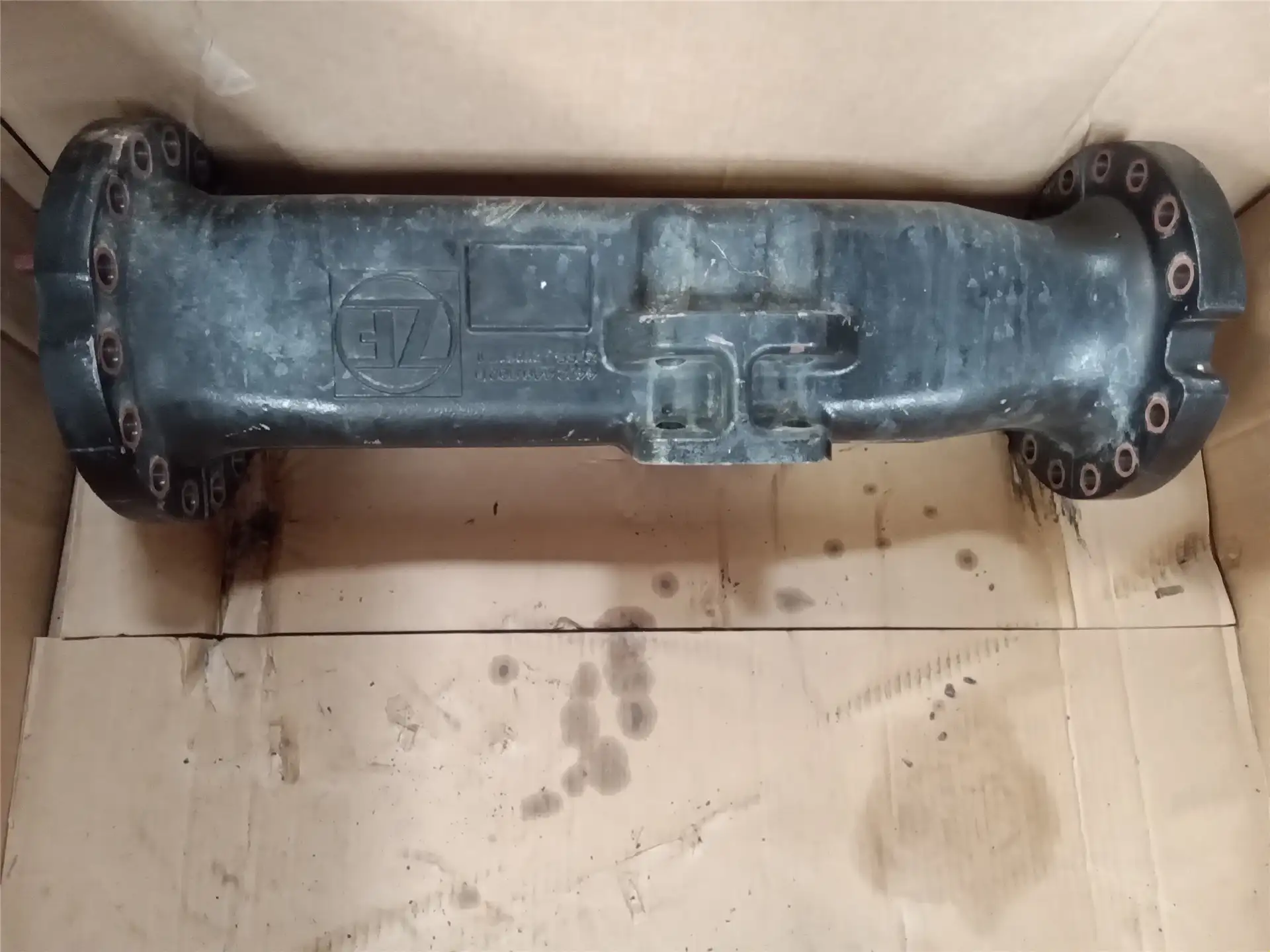 USED HOUSING AXLE image