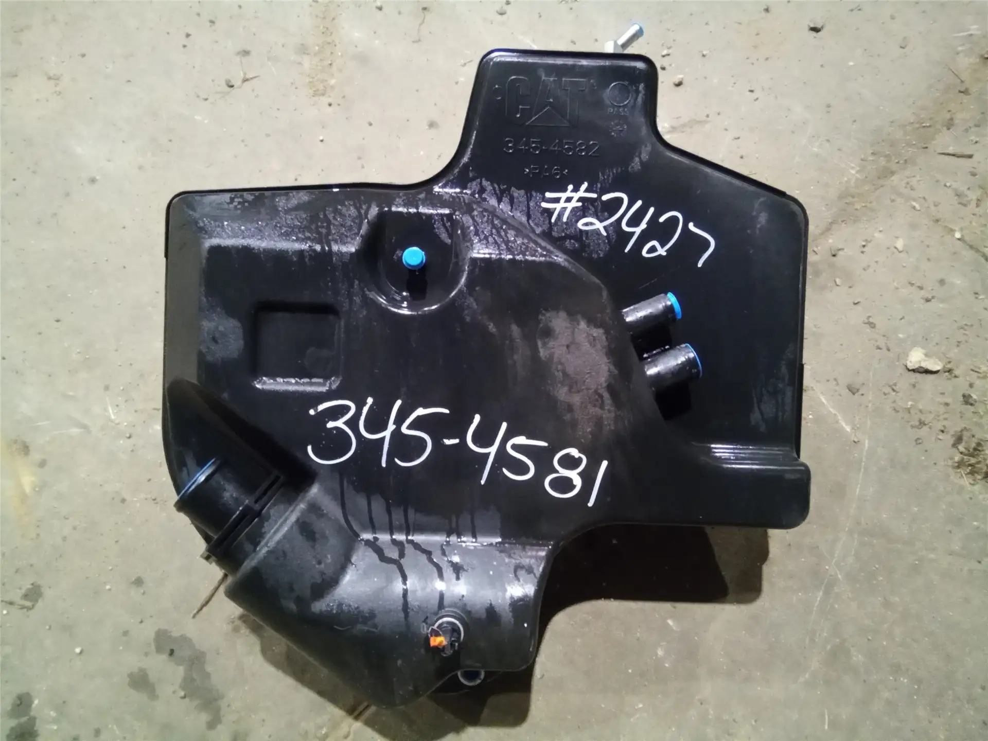 USED HYD TANK image