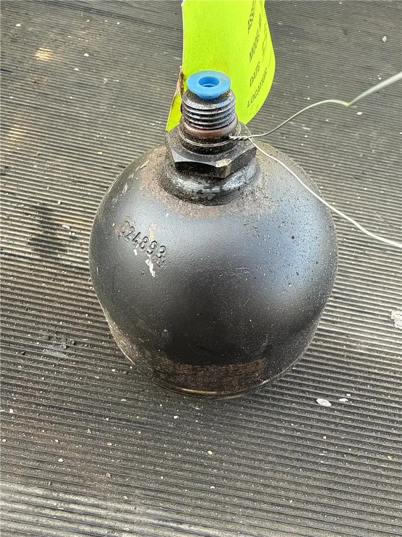 USED ACCUMLATOR image