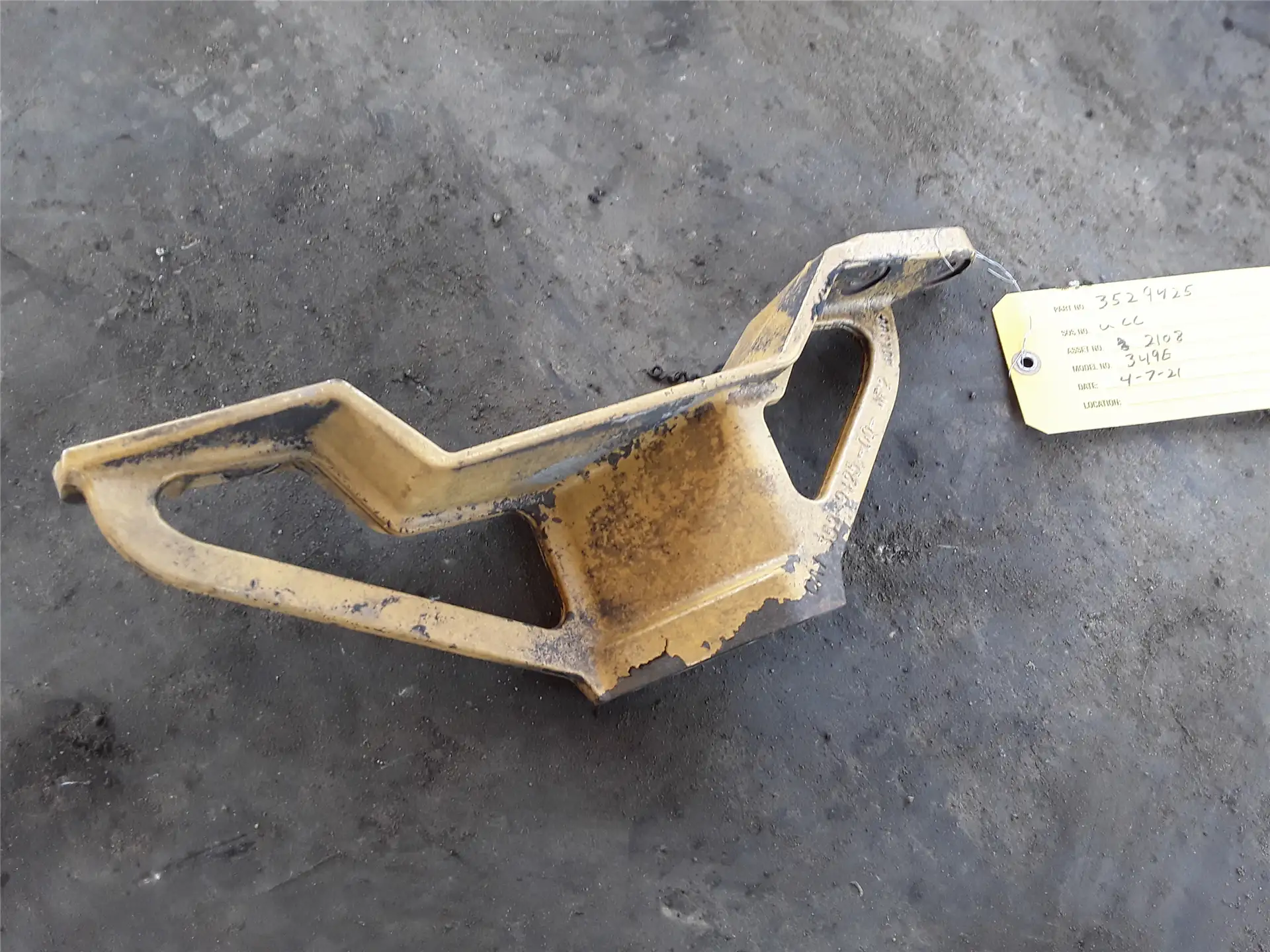 USED BRACKET image