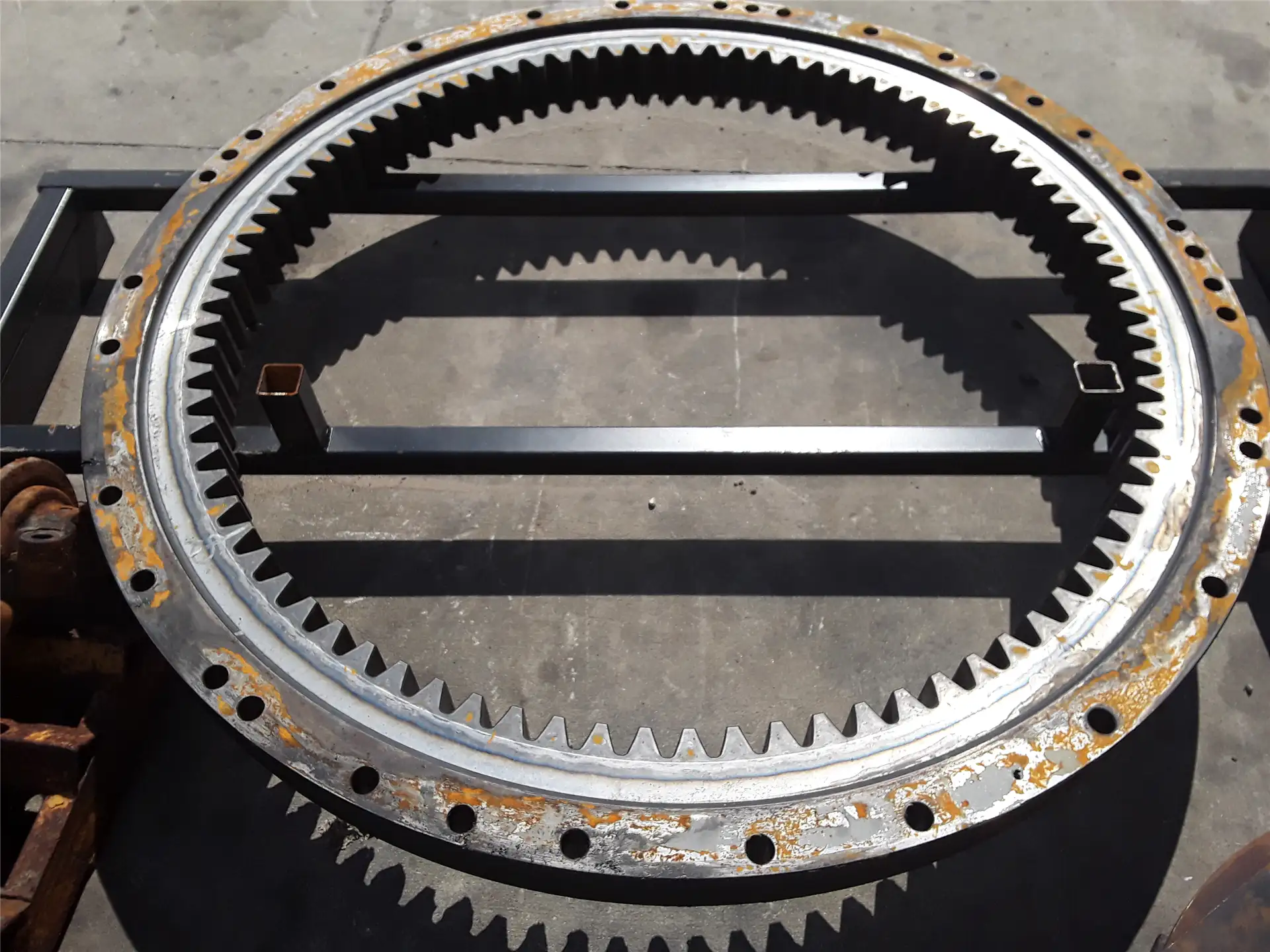 USED GEAR BEARING image