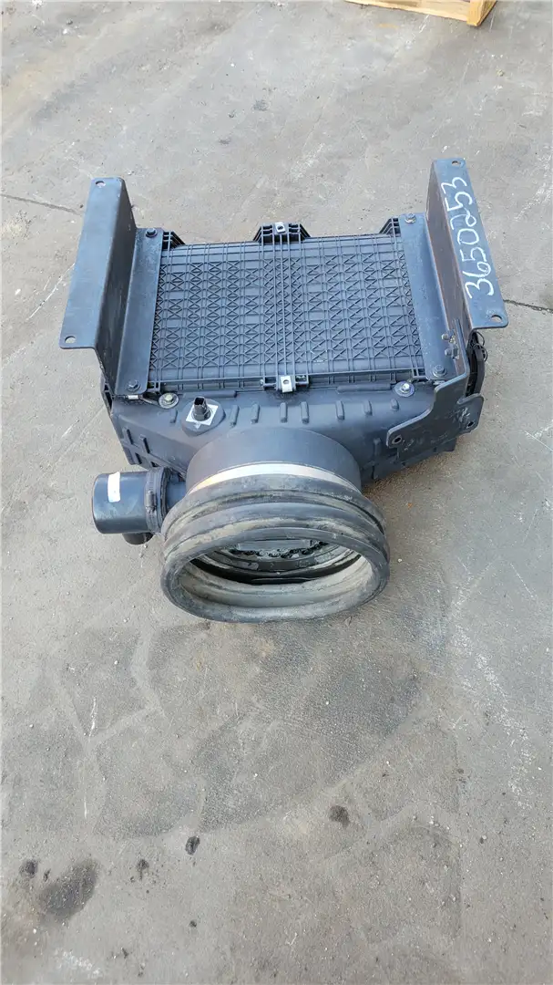 USED AIR CLEANER image