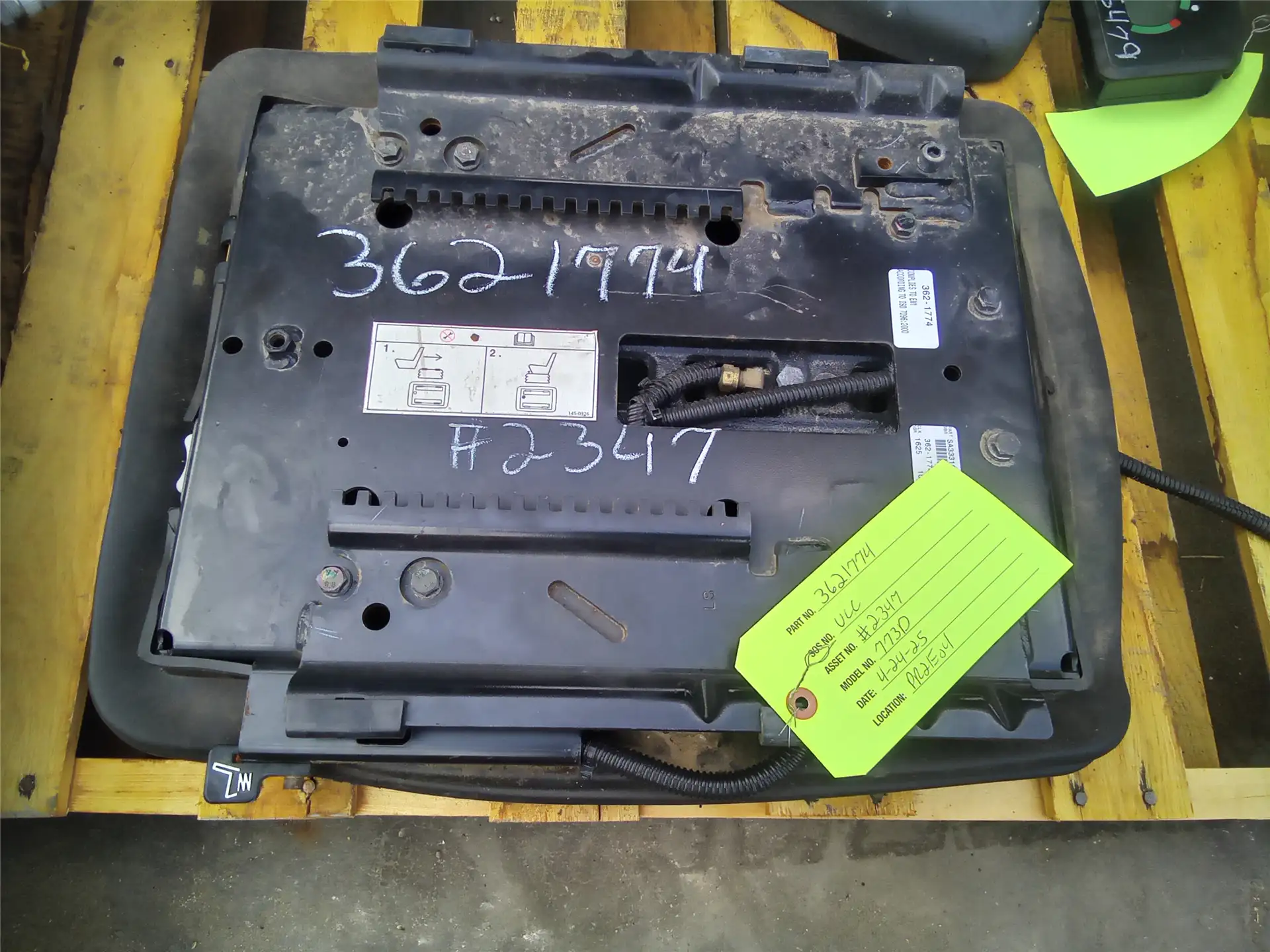 USED SEAT SUSPENSI image