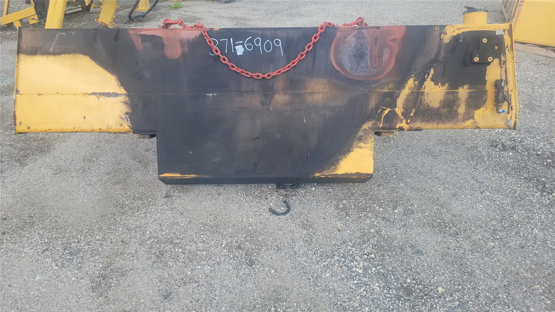 USED FUEL TANK image