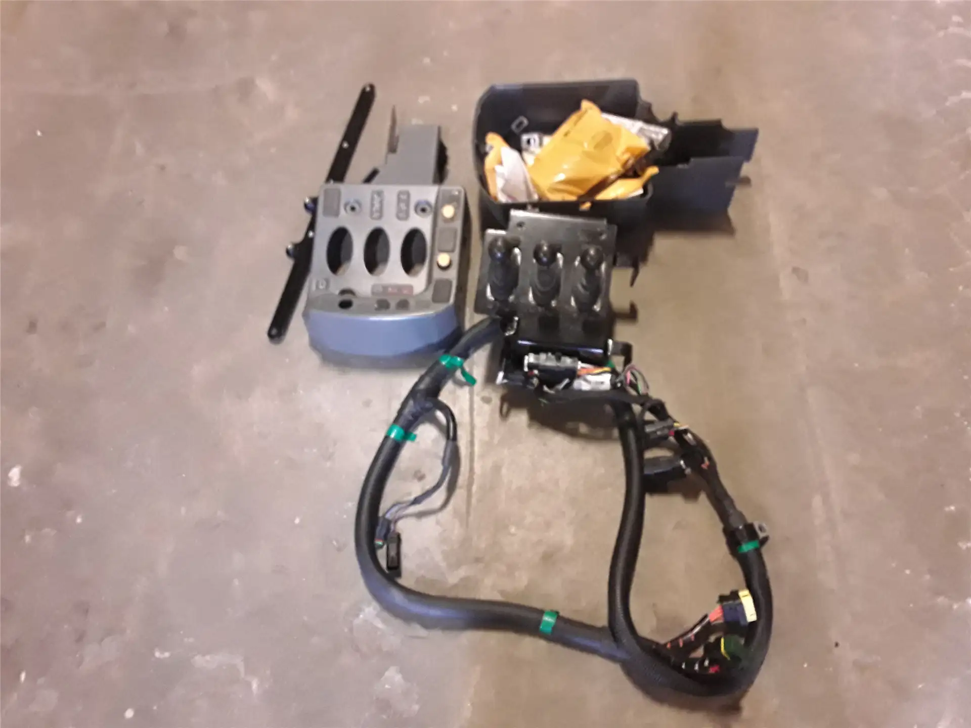 CONTL GRP VALVE image