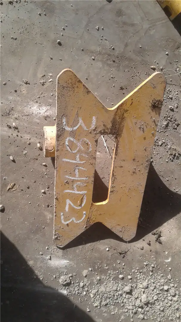 USED BRACKET AS image