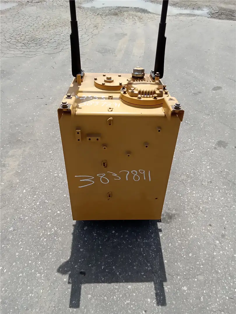 USED HYD TANK image