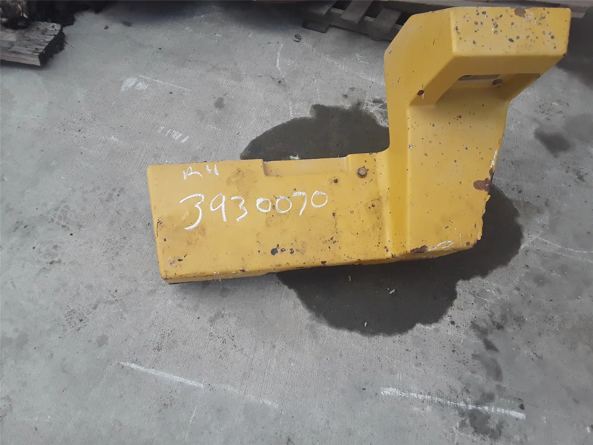 USED COUNTERWEIGHT image