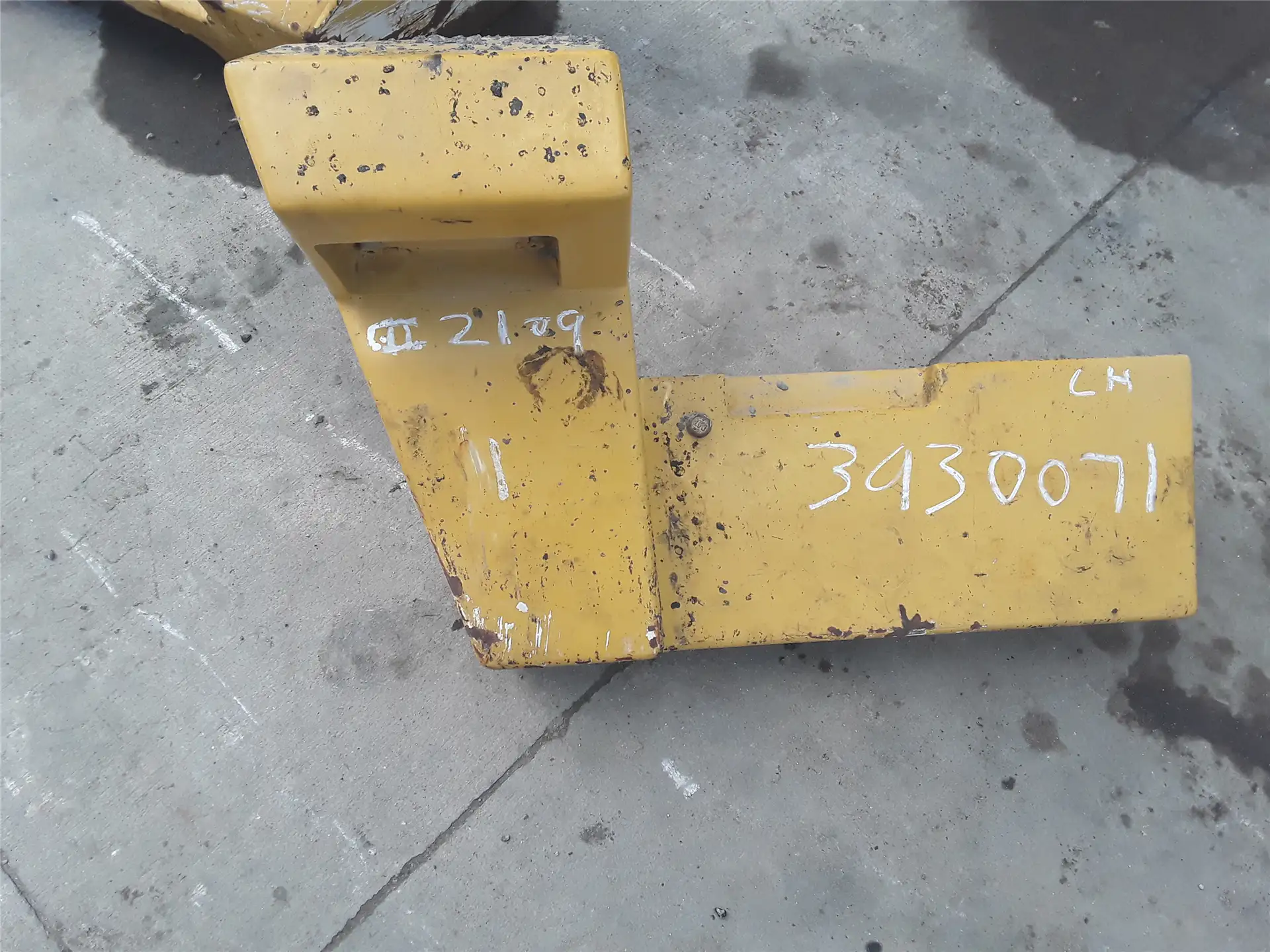 USED COUNTERWEIGHT image