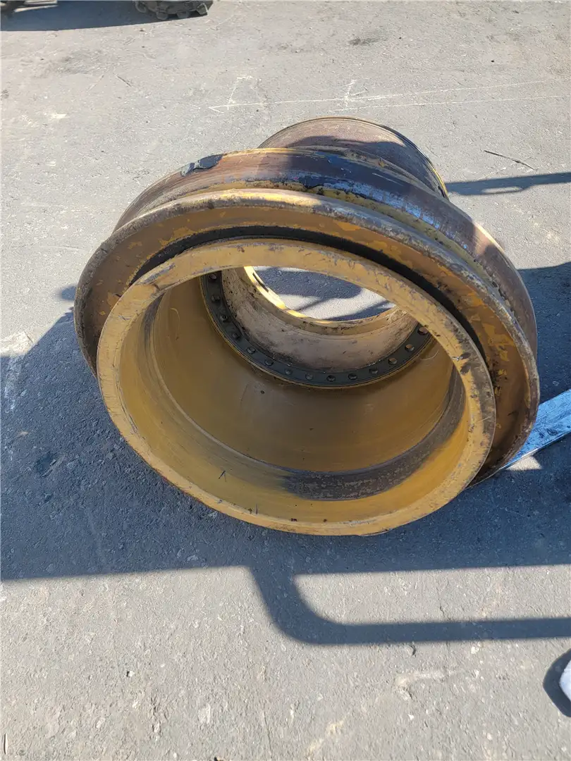 USED RIM image