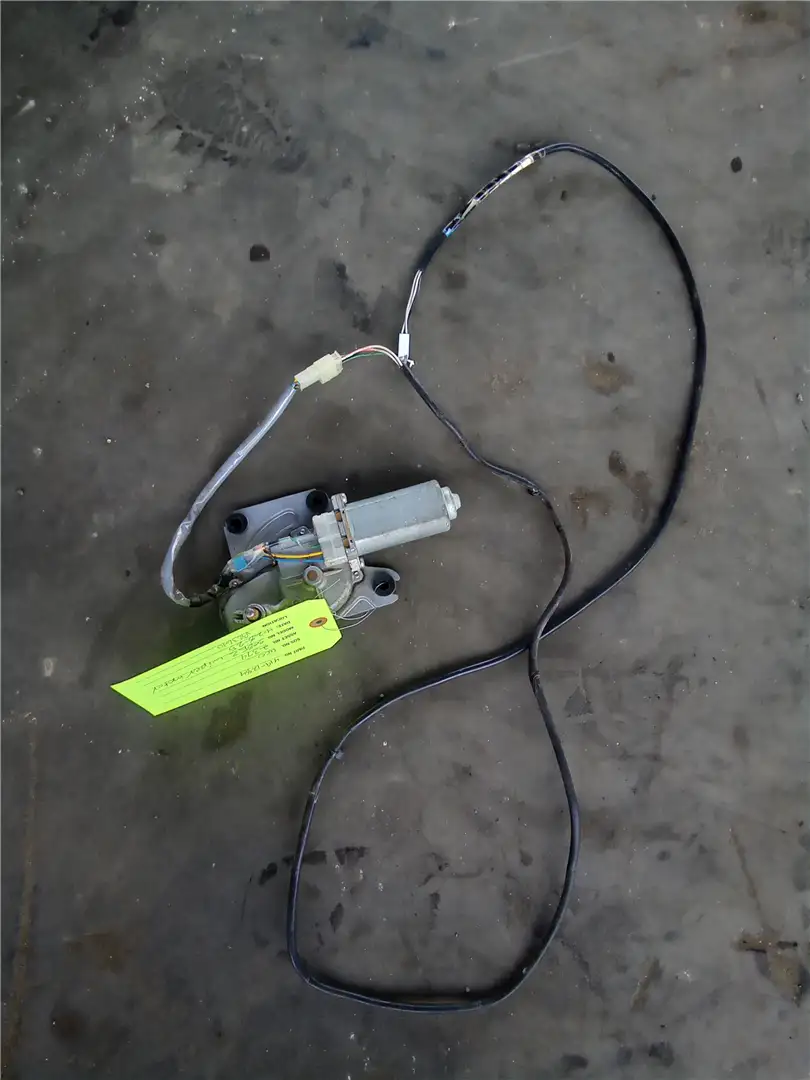 USED WIPER MOTOR image