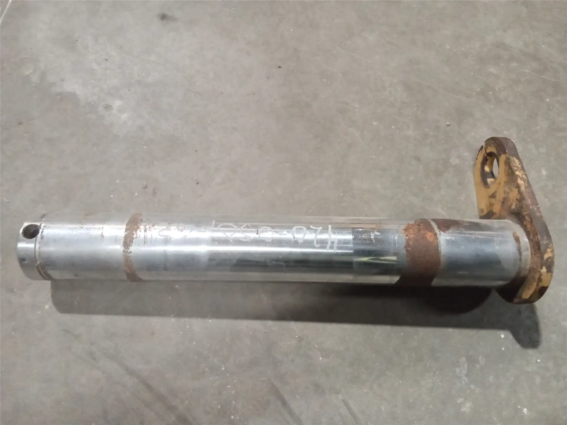 USED THUMB PIN image