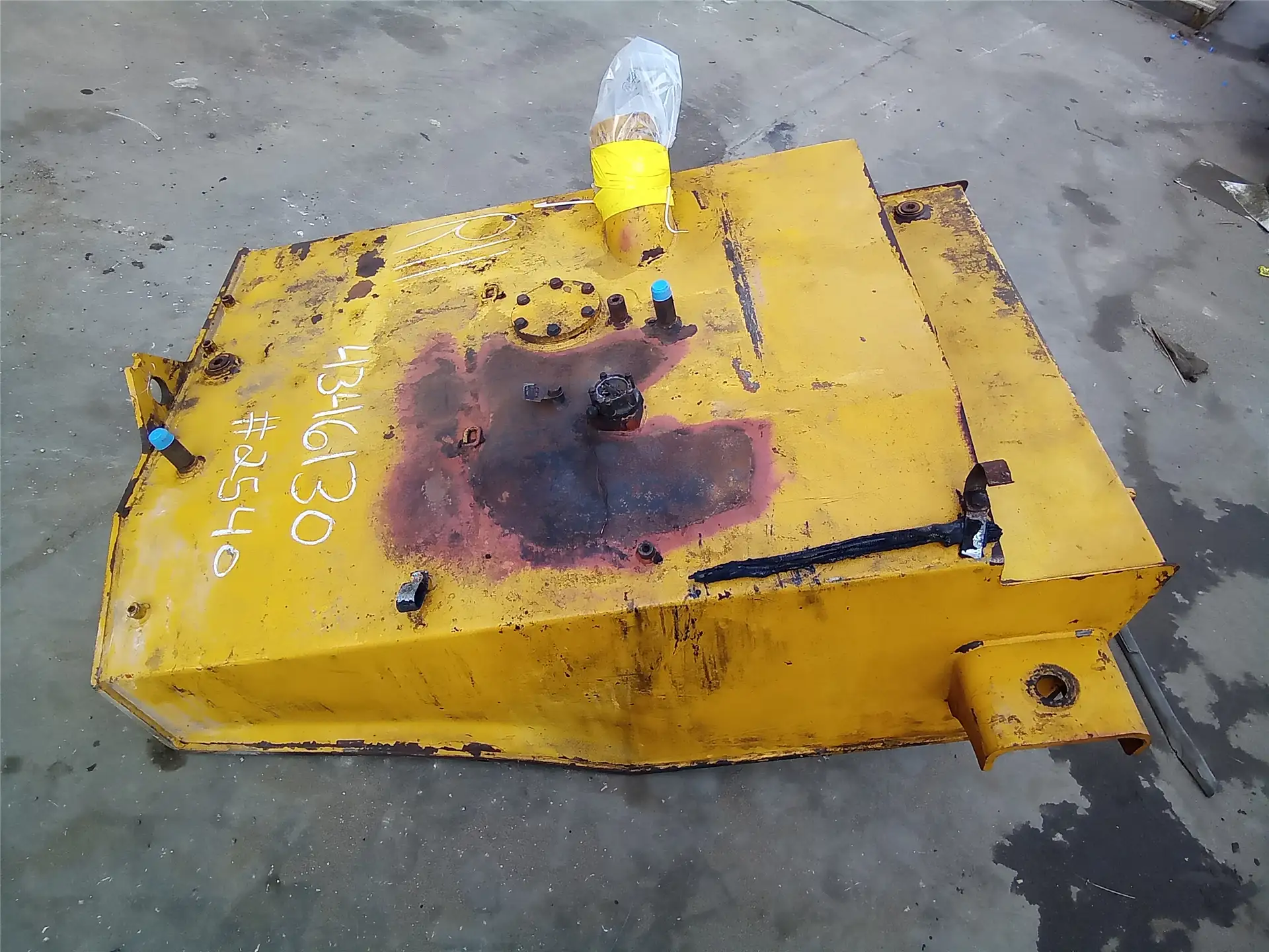USED FUEL TANK image