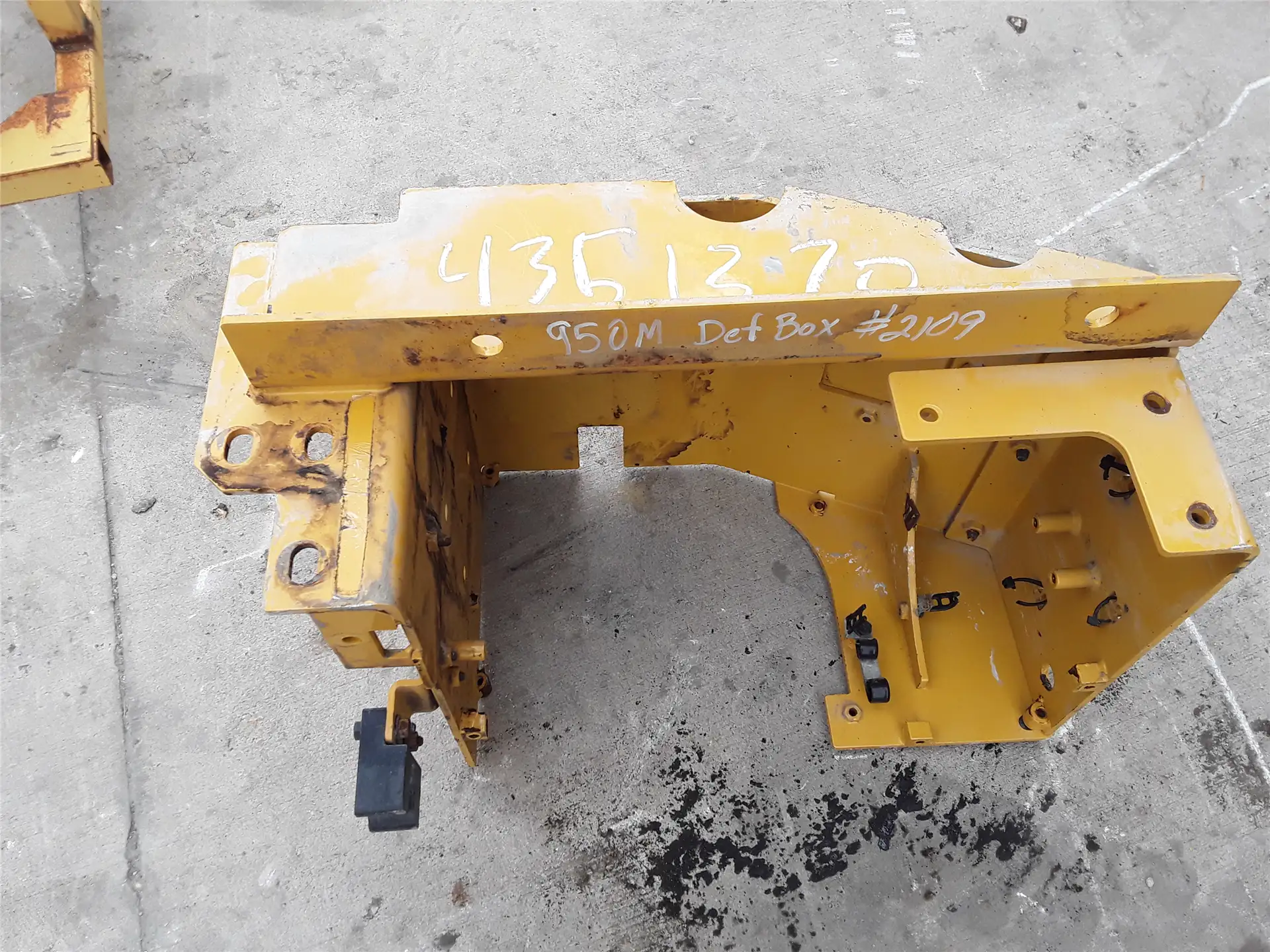 USED BATTERY BOX image