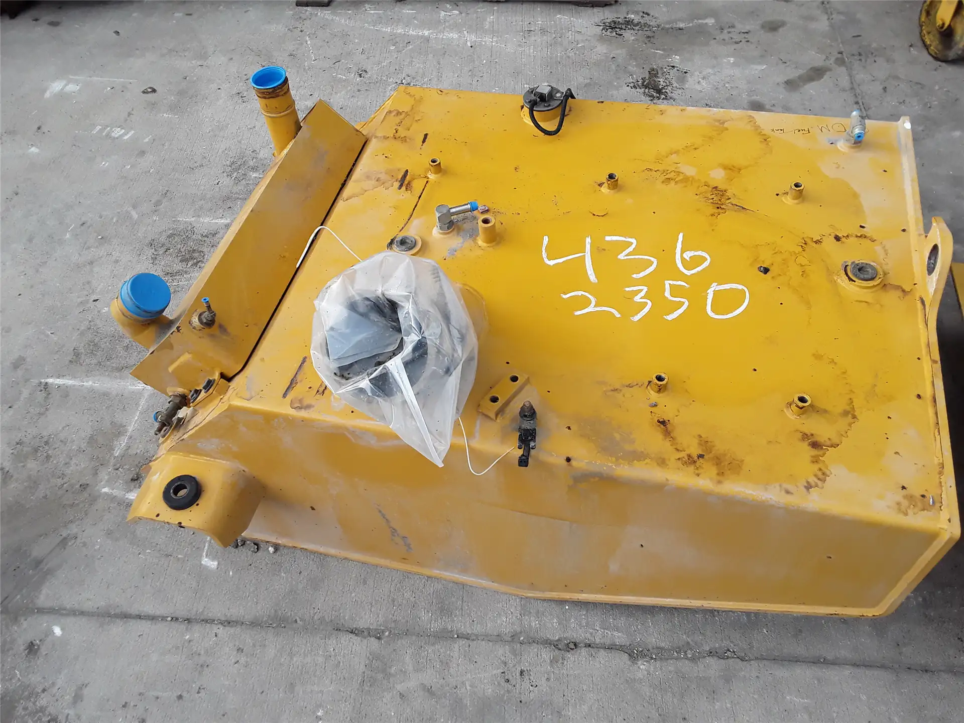 USED FUEL TANK image