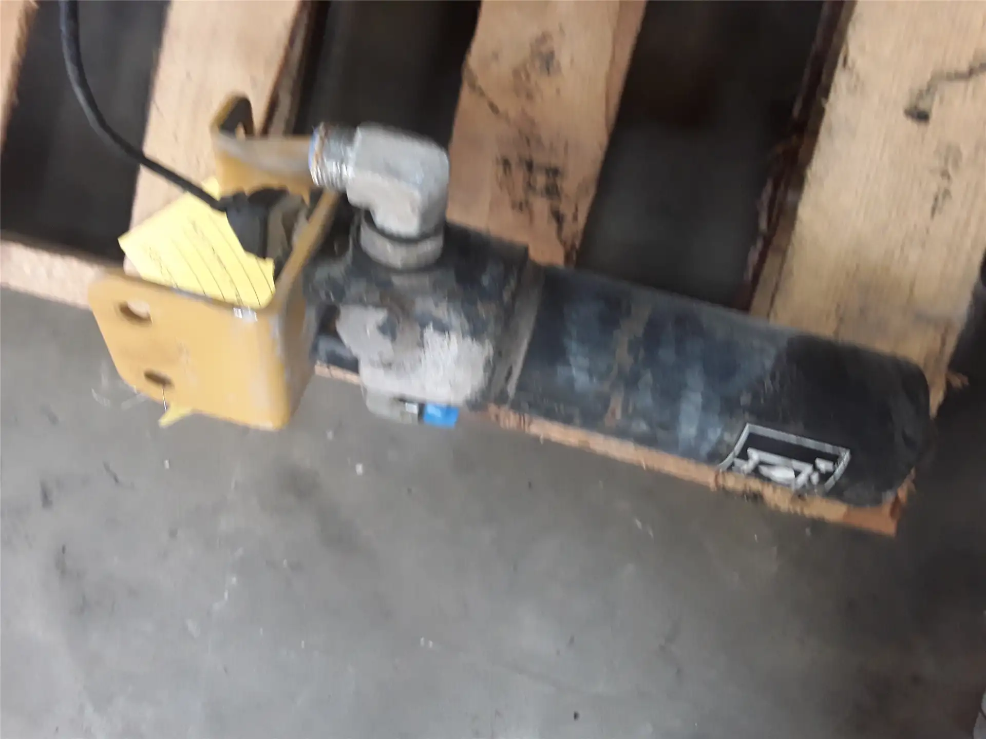 USED HYDRAULIC OIL image