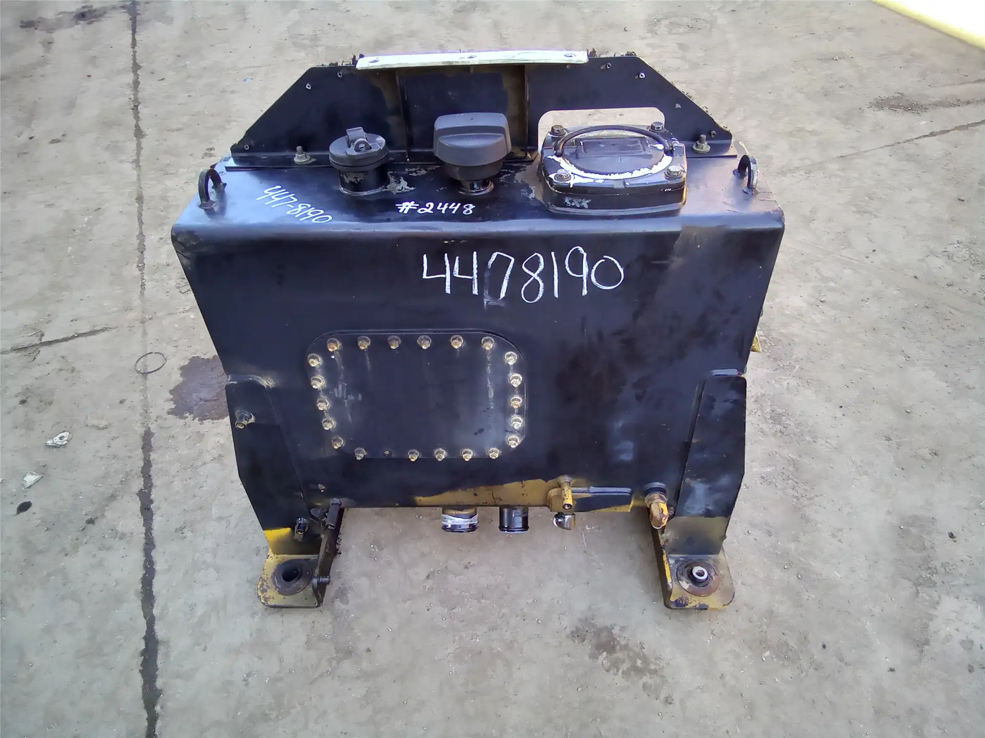 USED HYDRAULIC TAN image