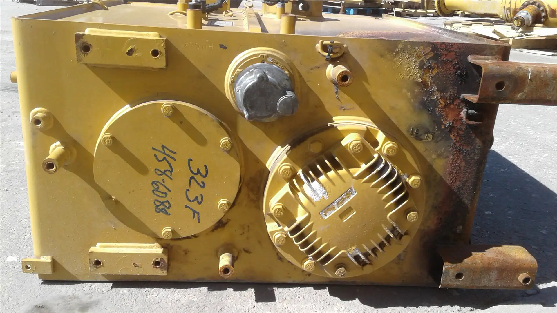 USED HYD TANK image