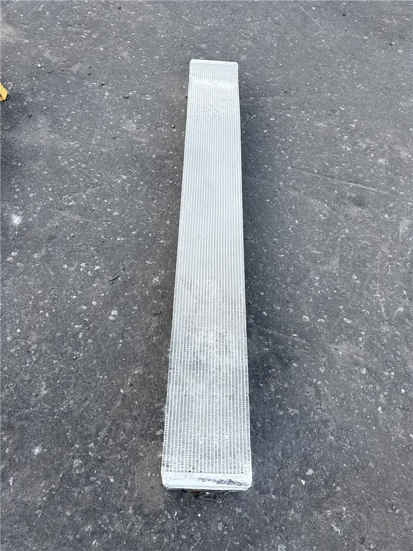 USED RADIATOR CORE image