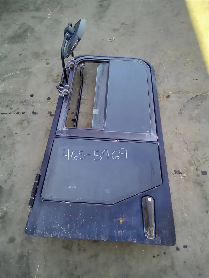 USED LH CAB DOOR image