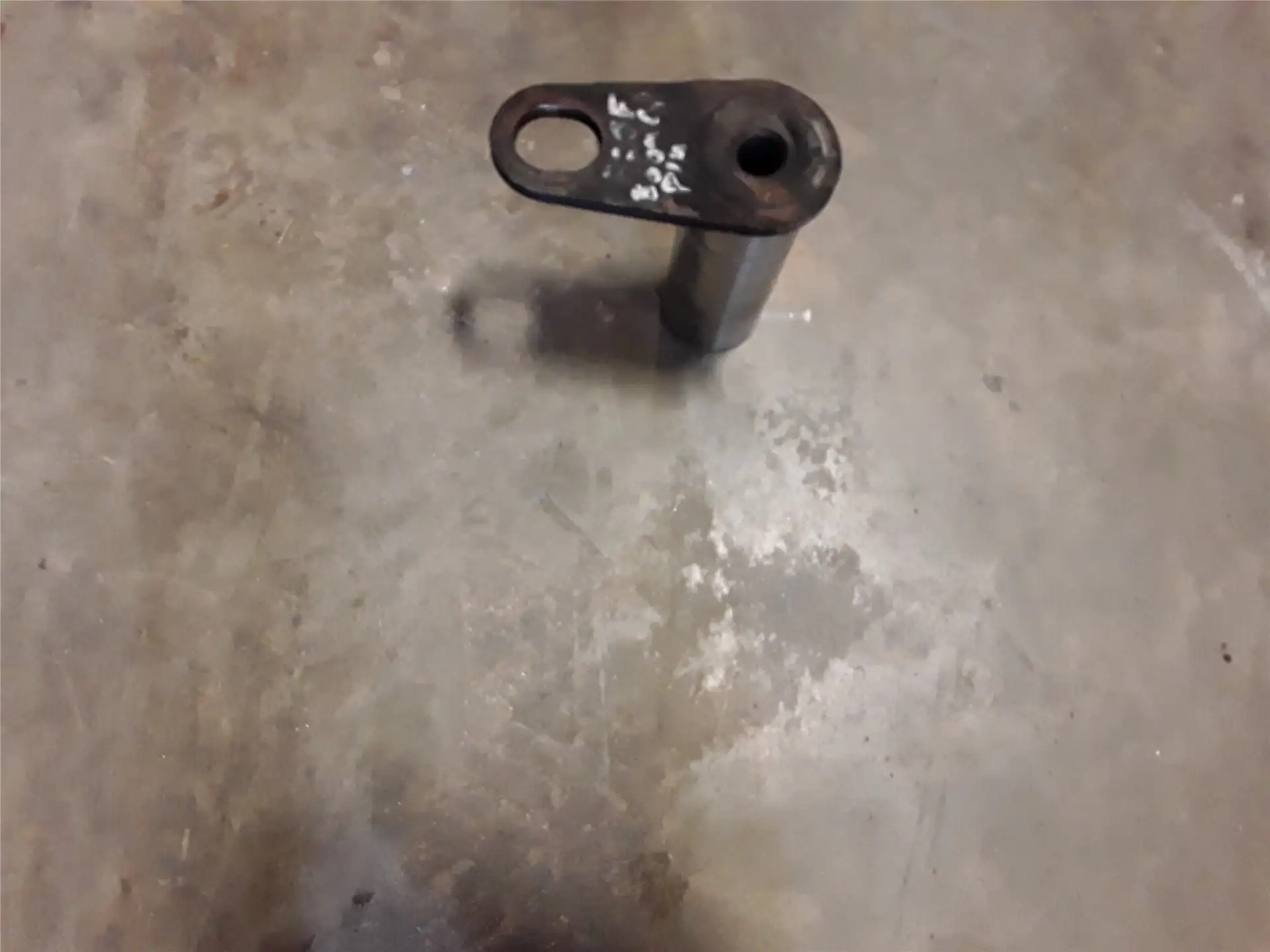 USED BOOM CYL PIN image