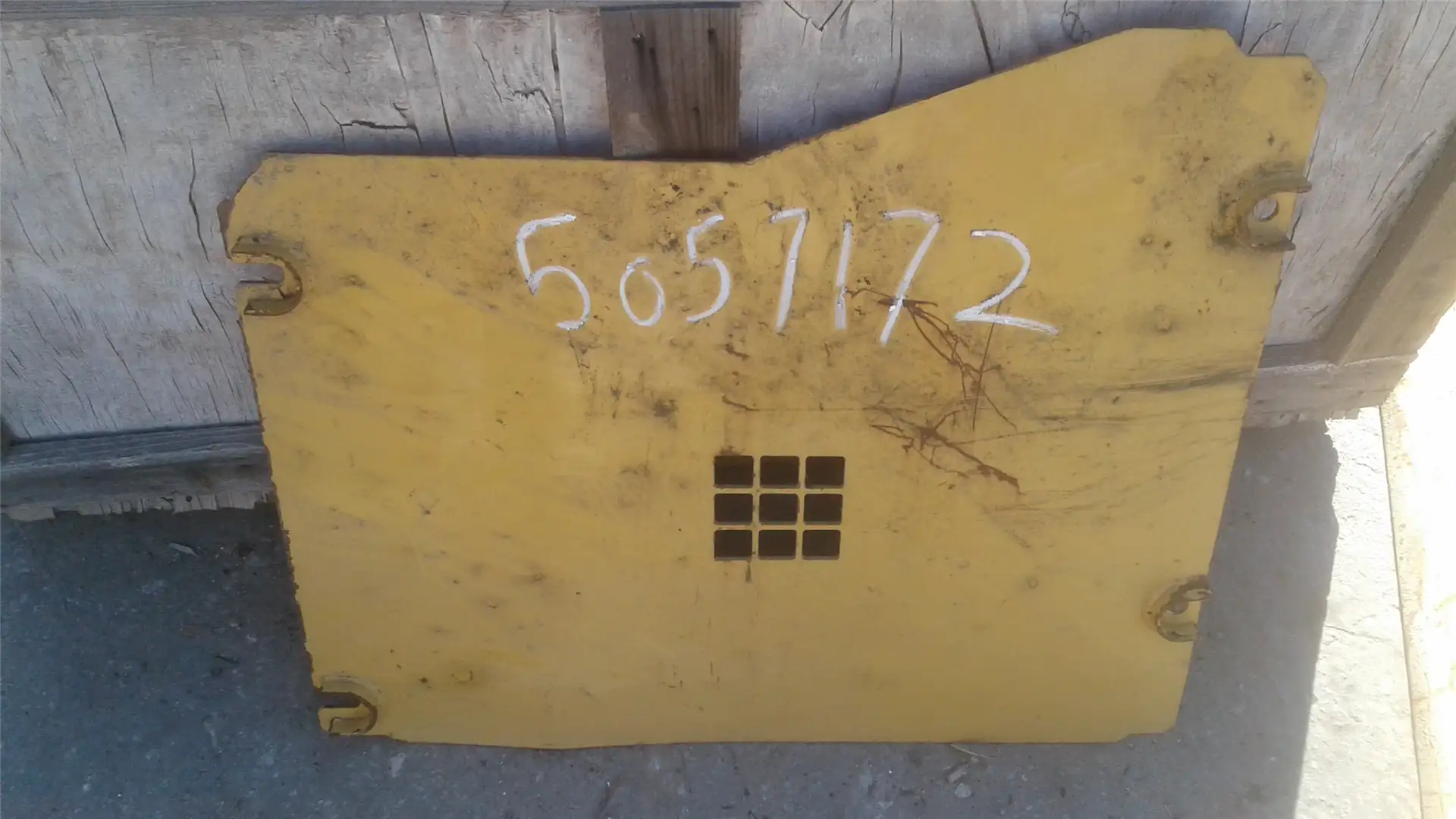 USED PLATE image