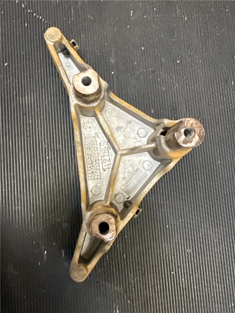 USED BRACKET image