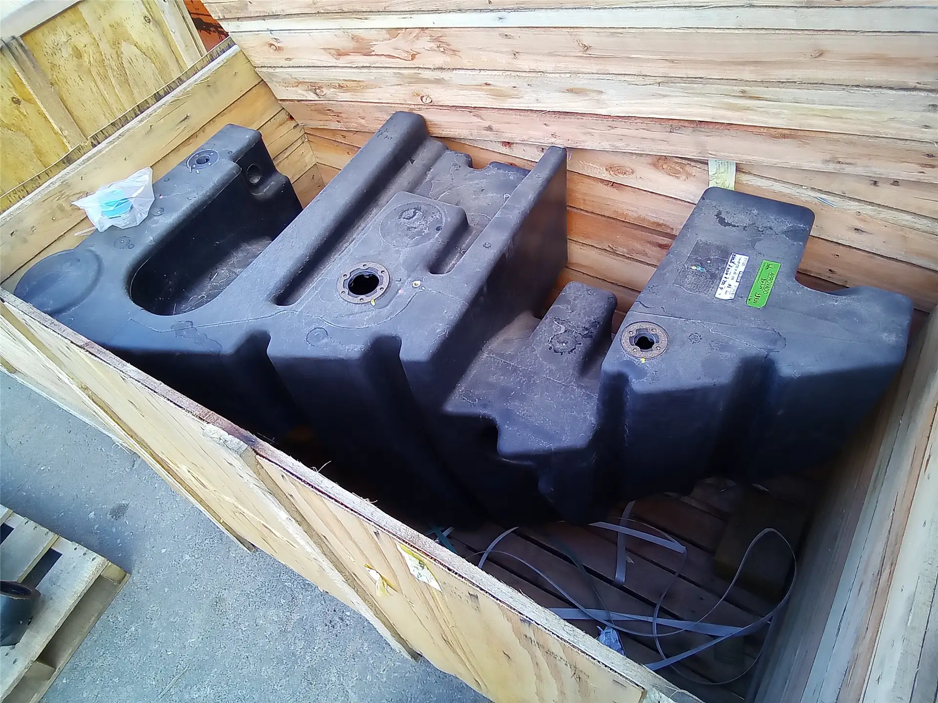 USED RH FUEL TANK image