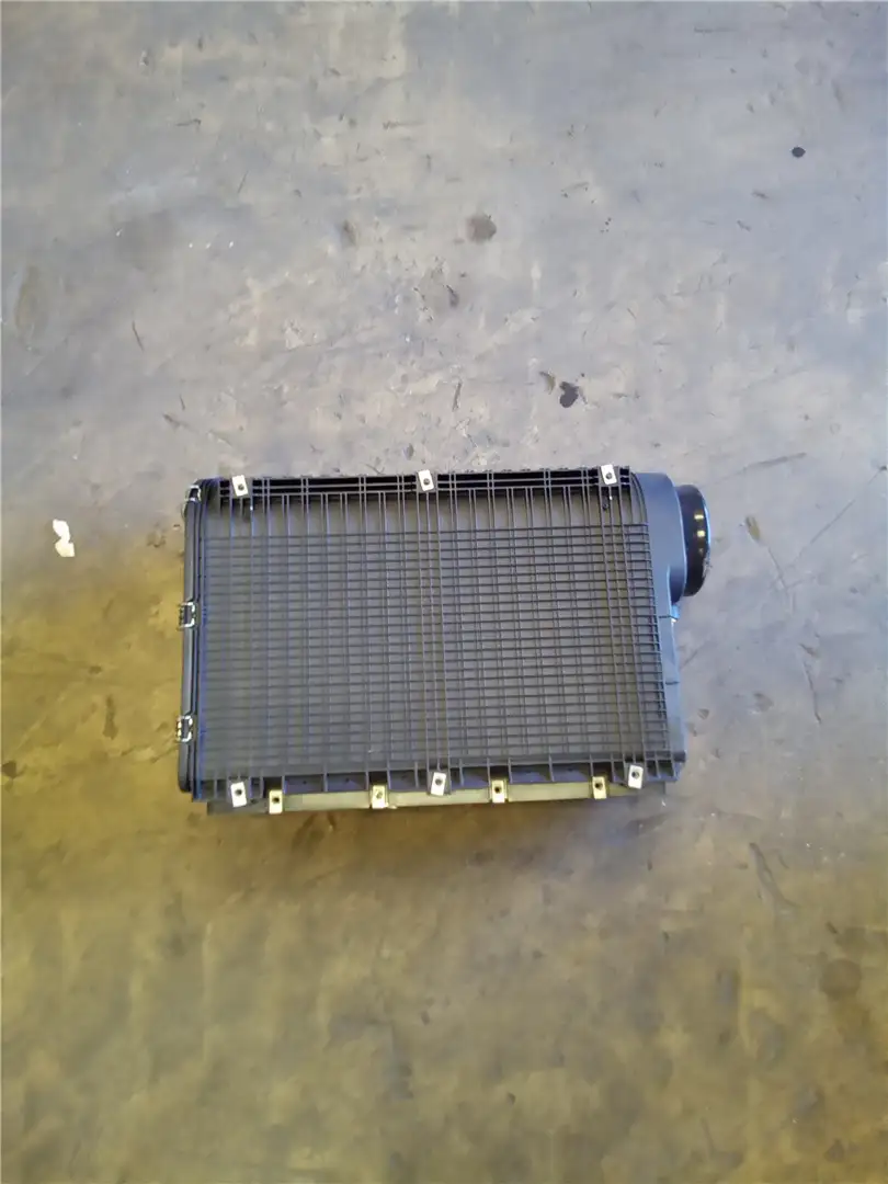 USED AIR CLEANER image
