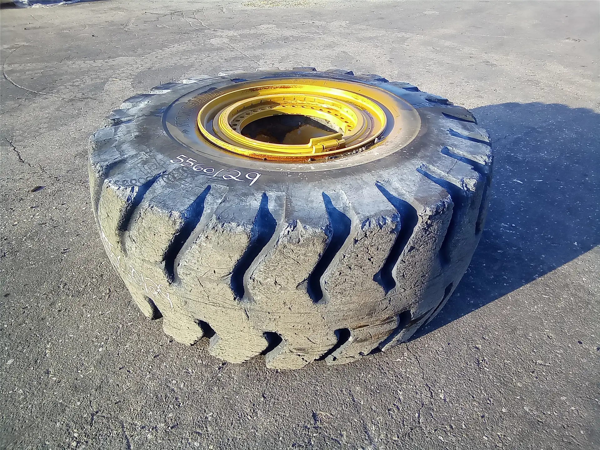 USED 29.5XR29 WHEE image