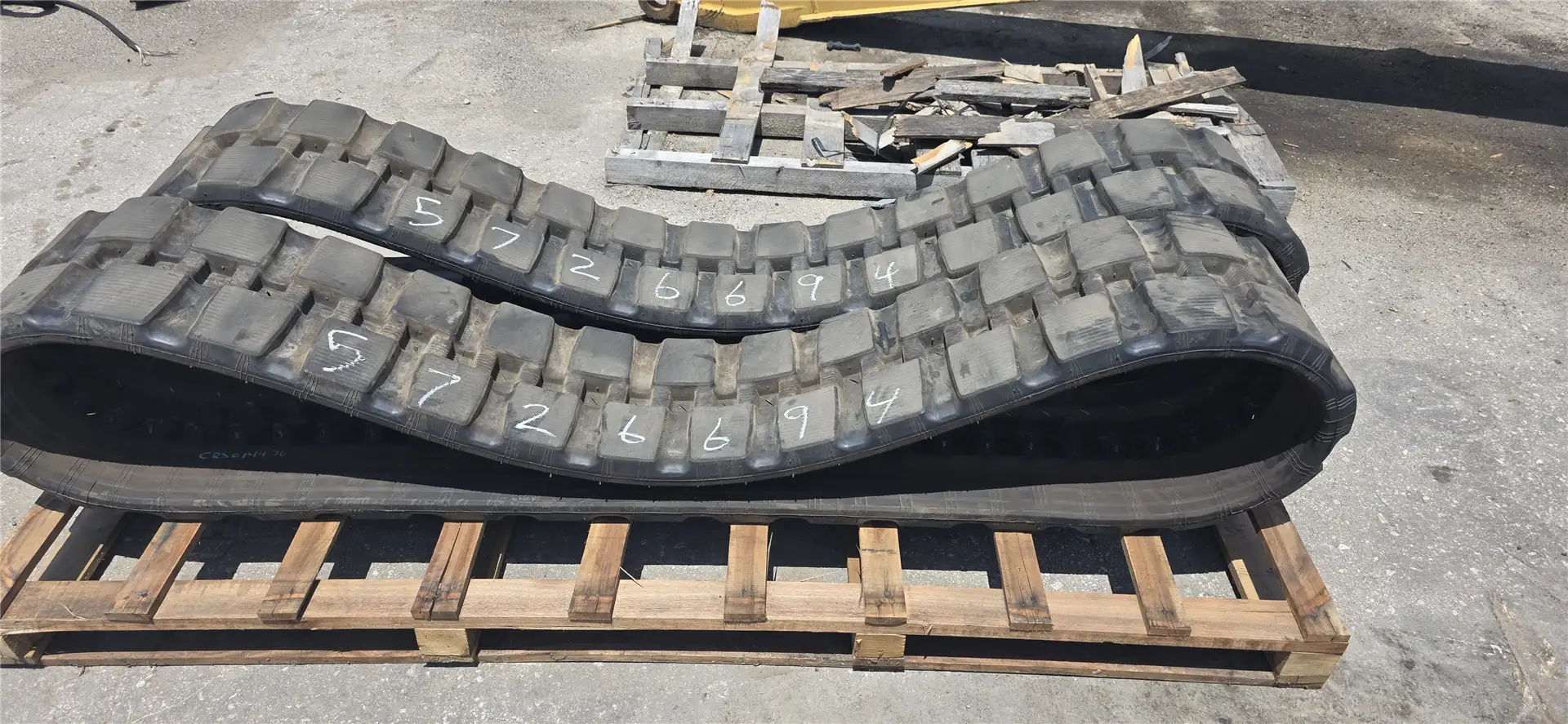 USED TRACK image