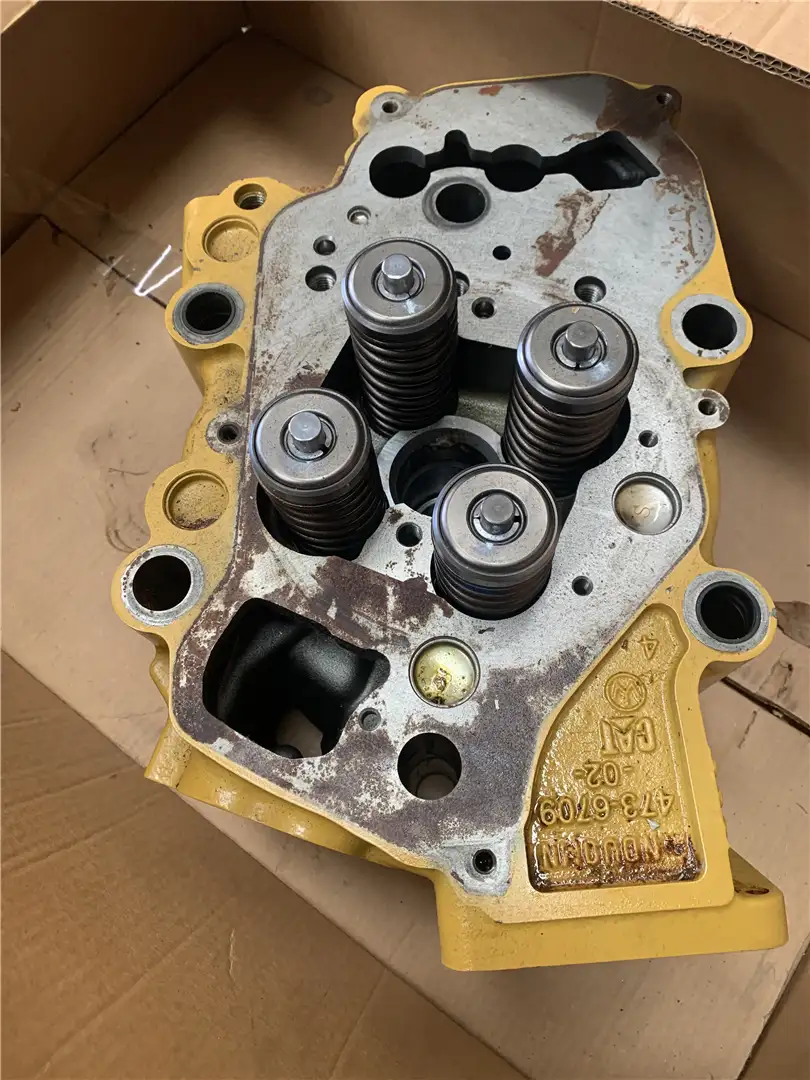 USED CYLINDER HEAD image